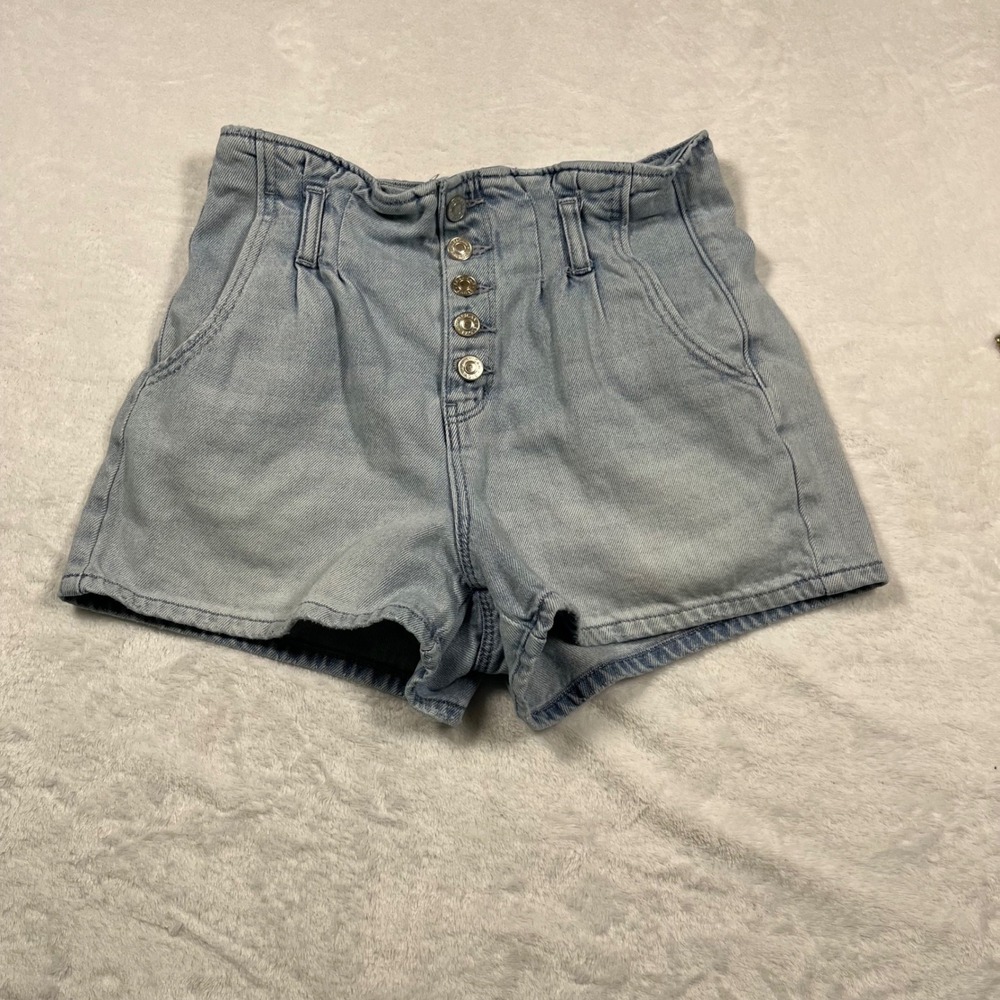 American Eagle Light Wash High Rise Denim Shorts Size 2 Button Fly